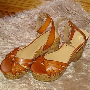 💃Mossimo platform wedge 💖